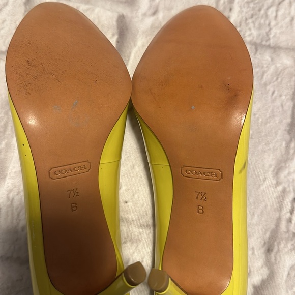 Coach Nala Patent Leather Yellow Bright Citrine Pumps Women’s Size 7.5 - Picture 8 of 10